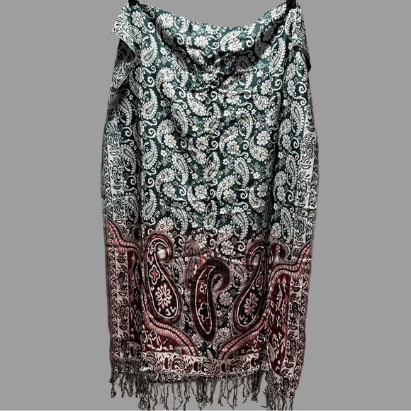 Elegant Shawl in Green & Red Paisley -Versatile Wrap, Scarf, or Veil, Soft Rayon - Picture 9 of 17